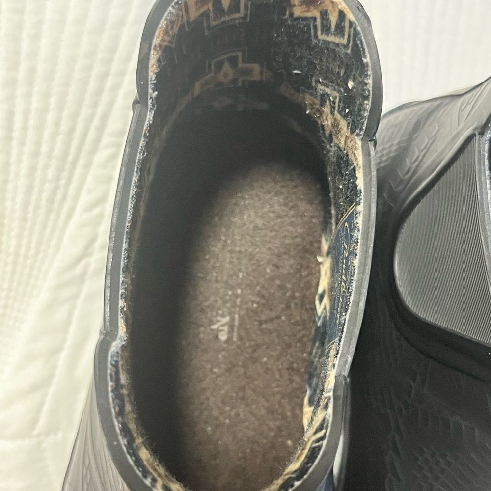 Pendleton Embossed Chelsea Rain Boots (Size 7) - Picture 6 of 16